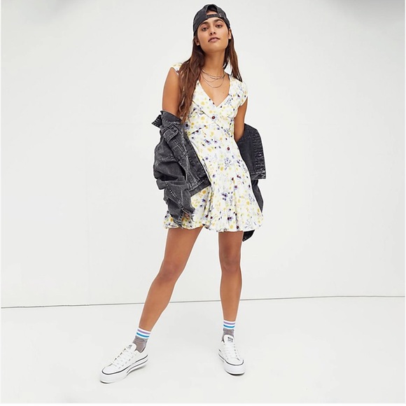 FREE PEOPLE
Women's White It Takes Two Wrap Dress.  Size small. New no tags - Picture 5 of 7